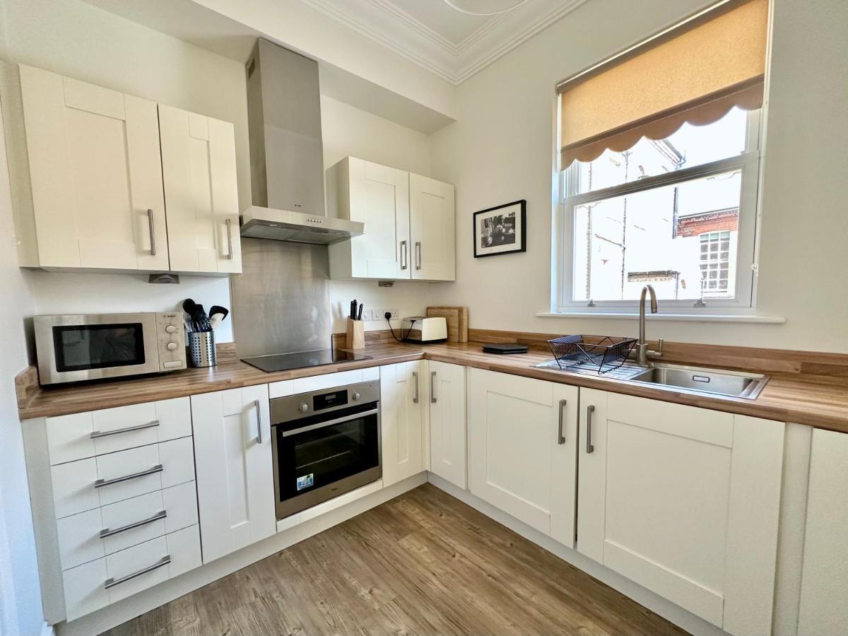 Luxury 6 Bluebridge With Free Allocated Parking Apartment *
